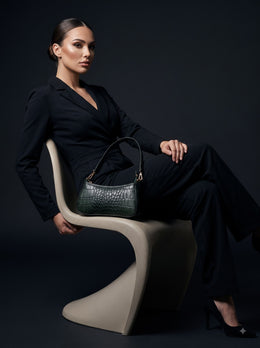 Elegant Ladies Shoulder Bag – Handcrafted in Top Grain Leather