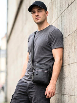 Classic Leather Messenger Bag – Full Grain for Daily Utility - Cabrini - Elegance Perfected