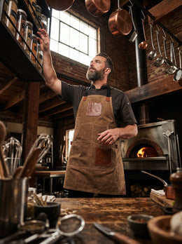 Turin Waxed Canvas Apron – Tawny Brown - Cabrini - Elegance Perfected